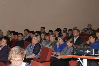 Территориальные общественные самоуправления развивает в своем округе Денис Шершнев